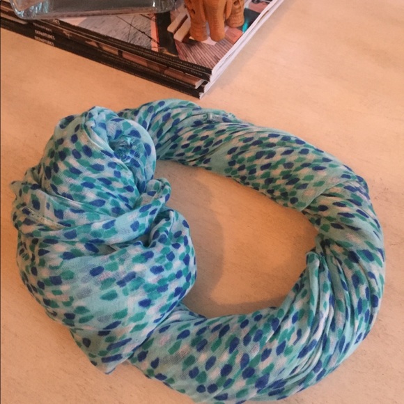 Infinity Scarf - Picture 2 of 3